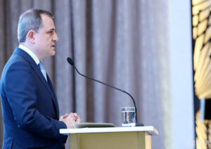 Təhsil nazi­ri ­Ceyhun Bayramov