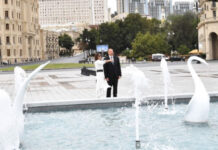 Prezident İlham Əliyev Bakı bulvarında yenidən bərpa edilən “Qu quşları” fəvvarə kompleksinin açılışında iştirak edib