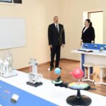 İlham Əliyev 227 saylı tam orta məktəbdə yaradılan şəraitlə tanış olub