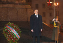 İlham Əliyev Minskdə “Qələbə” meydanını ziyarət edib