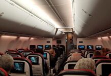 Londona uçan təyyarə Bakıya eniş edib Boeing 777