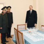 Prezident İlham Əliyev Sabunçu rayonunda hərbçilərə yeni mənzillərin verilməsi mərasimində iştirak edib