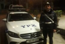 Yol polisi bir yaşlı körpənin həyatını xilas etdi