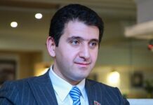 Naqif Həmzəyev: Bakıya gələndə qatarla gəlmişəm. Qatarla gəlməyin müsbət cəhətlərindən biri də kitab oxumağa kömək etməsidir. deputat Naqif Həmzəyev