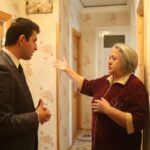 Millət vəkili Naqif Həmzəyev seçicilərini evlərində ziyarət edib