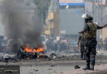 Şri-Lankada polisin saxladığı şəxsin üstündən parlament vəsiqələri tapılıb