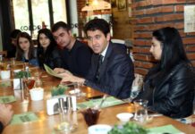 Gənclər millət vəkili Naqif Həmzəyev ilə birlikdə gələcək fəaliyyətlərini müzakirə ediblər