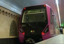 Bakı metrosunda qatarda texniki problem yaranıb
