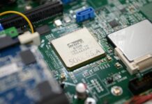 Ən böyük elektronika istehsalçıları Çindən “qaçmağa” hazırlaşır