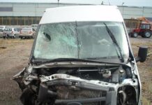 Sabirabadda minik avtomobili aşıb, sürücü yaralanıb