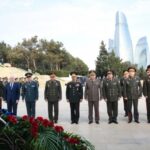 MDB Müdafiə Nazirləri Şurasının iclasının iştirakçıları Şəhidlər xiyabanını ziyarət ediblər