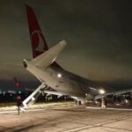 Türkiyənin “Turkish Airlines” aviaşirkətinə məxsus “Boeing 737” təyyarəsi