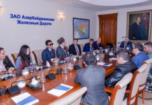 Millət vəkili fiziki məhdudiyyətli istedadlı şəxslərlə görüşüb