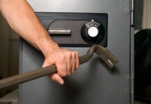 Bakıda marketdən seyf oğurlanıb