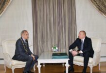 Prezident İlham Əliyev Polad Bülbüloğluna “Heydər Əliyev” ordenini təqdim edib Prezident İlham Əliyev Polad Bülbüloğluna “Heydər Əliyev” ordenini təqdim edib