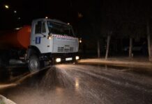 Bakıda koronavirusa görə küçələr yuyulur Bakıda koronavirusa görə küçələr yuyulur