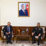 Azərbaycan Respublikasının Müdafiə naziri general-polkovnik Zakir Həsənov və Almaniya Federativ Respublikasının ölkəmizdəki fövqəladə və səlahiyyətli səfiri Volfqanq Maniq