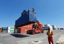 Çindən Türkiyəyə gedən yük qatarı Bakı limanından keçib