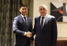 Azərbaycan və Qırğızıstan Xarici İşlər nazirlərinin telefon danışığı olub Azərbaycanın Xarici İşlər naziri Elmar Məmmədyarov və Qırğızıstanın Xarici İşlər naziri Çingiz Aydarbekov