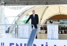 Prezident İlham Əliyev “Qobu” elektrik yarımstansiyasının tikintisi ilə tanış olub Prezident İlham Əliyev “Qobu” elektrik yarımstansiyasının tikintisi ilə tanış olub