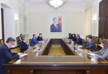 Kamran Əliyev Türkiyənin Baş Ombudsmanı ilə görüşüb Baş prokuror Kamran Əliyev Ombudsman Səbinə Əliyevanın dəvəti əsasında ölkəmizdə səfərdə olan İslam Əməkdaşlıq Təşkilatı Ombudsmanlar Assosiasiyasının prezidenti və Türkiyə Respublikasının Baş Ombudsmanı Şərəf Malkoç ilə görüşüb