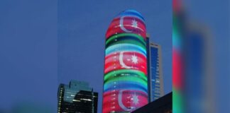 Nur-Sultan şəhərində Kazmedia binasında Azərbaycanın dövlət bayrağı