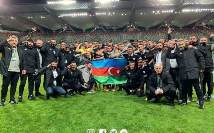 "Qarabağ" Polşa zəfərini əsgər salamı ilə qeyd etdi