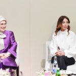 Azərbaycan Respublikasının birinci xanımı Mehriban Əliyeva və Türkiyə Respublikasının birinci xanımı Əminə Ərdoğan