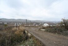 Qanunsuz şəkildə erməni kəndinə birləşdirilmiş ərazi Azərbaycana təhvil verildi Şurnux kəndi
