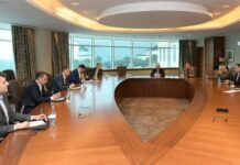 Nazir Rəşad Nəbiyev İKT şirkətlərinin nümayəndələri ilə görüş keçirib Nazir Rəşad Nəbiyev İKT şirkətlərinin nümayəndələri ilə görüş keçirib