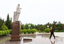 Prezident İlham Əliyev Hacıqabul rayonuna səfərə gəlib Prezident İlham Əliyev Hacıqabul rayonuna səfərə gəlib