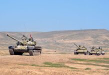 Tank bölmələrinin intensiv döyüş hazırlığı məşğələləri keçirilir Tank bölmələrinin intensiv döyüş hazırlığı məşğələləri keçirilir