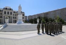 Ulu öndər Heydər Əliyevin anadan olmasının 98-ci ildönümü münasibətilə Azərbaycan Ordusunda silsilə tədbirlər keçirilib Ulu öndər Heydər Əliyevin anadan olmasının 98-ci ildönümü münasibətilə Azərbaycan Ordusunda silsilə tədbirlər keçirilib