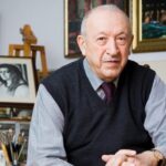SSRİ-nin və Azərbaycanın Xalq rəssamı, Sosialist Əməyi Qəhrəmanı, Rusiya Rəssamlıq Akademiyasının vitse-prezidenti, Avropa Elm və İncəsənət Akademiyasının həqiqi üzvü, Dövlət mükafatı laureatı Tahir Salahov