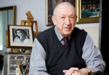 Tahir Salahov Birinci Fəxri xiyabanda dəfn ediləcək SSRİ-nin və Azərbaycanın Xalq rəssamı, Sosialist Əməyi Qəhrəmanı, Rusiya Rəssamlıq Akademiyasının vitse-prezidenti, Avropa Elm və İncəsənət Akademiyasının həqiqi üzvü, Dövlət mükafatı laureatı Tahir Salahov