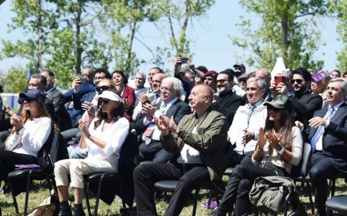 Şuşada “Xarıbülbül” festivalının açılışı