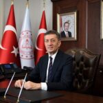 Türkiyənin təhsil naziri Ziya Selçuk