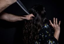 Tərtər məhkəməsinin qarşısında kişi arvadını qətlə yetirib qətl