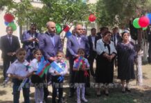 Təhsil naziri müharibədə zərər çəkən məktəbin “Son zəng” tədbirində iştirak edir Təhsil naziri müharibədə zərər çəkən məktəbin "Son zəng" tədbirində iştirak edir