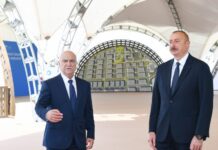 Prezident İlham Əliyev Ələt Azad İqtisadi Zonasının təməlini qoyub, Azərbaycan Televiziyasına müsahibə verib Prezident İlham Əliyev Ələt Azad İqtisadi Zonasının təməlini qoyub, Azərbaycan Televiziyasına müsahibə verib