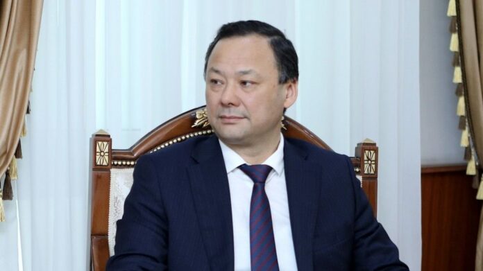 Qırğızıstanın xarici işlər naziri Ruslan Kazakbayev