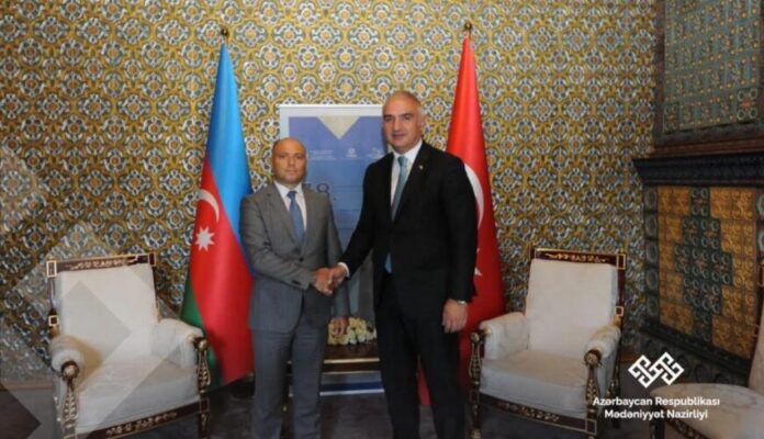 Azərbaycanın mədəniyyət naziri Anar Kərimovla Türkiyənin mədəniyyət və turizm naziri Mehmet Nuri Ersoy
