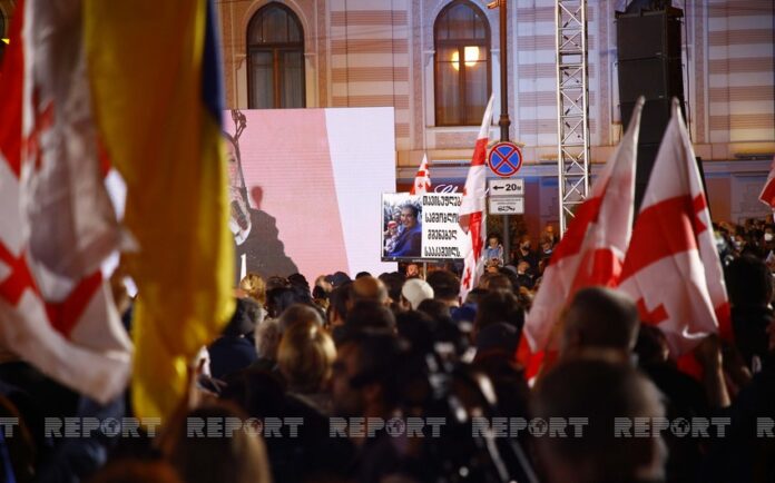 Tbilisidə Saakaşviliyə azadlıq tələbi ilə keçirilən mitinq başa çatıb