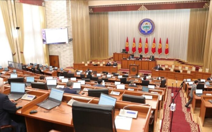 Qırğızıstanda parlament seçkiləri