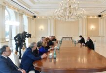 Prezident İlham Əliyev Nizami Gəncəvi Beynəlxalq Mərkəzinin həmsədrlərini və İdarə Heyətinin üzvlərini qəbul edib Prezident İlham Əliyev Nizami Gəncəvi Beynəlxalq Mərkəzinin həmsədrlərini və İdarə Heyətinin üzvlərini qəbul edib