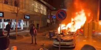 Niderlandda polis etirazçılara atəş açıb
