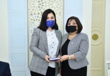 Vətən müharibəsi şəhidinin anası Milli Məclisdə işlə təmin olunub Milli Məclisin sədri Sahibə Qafarova və Məleykə Məmmədzadə