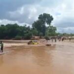 Keniyada avtobusun körpüdən çaya düşməsi nəticəsində 20 nəfər həlak olub