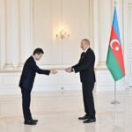 Azərbaycan Respublikasının Prezidenti İlham Əliyev yanvarın 10-da Koreya Respublikasının ölkəmizdə yeni təyin olunmuş fövqəladə və səlahiyyətli səfiri Li İn-Yonqun etimadnaməsini qəbul edib