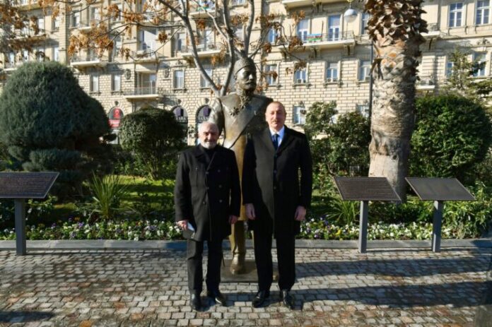 Prezident İlham Əliyev xeyriyyəçi Hacı Zeynalabdin Tağıyevin Bakıda ucaldılan abidəsinin açılışında iştirak edib